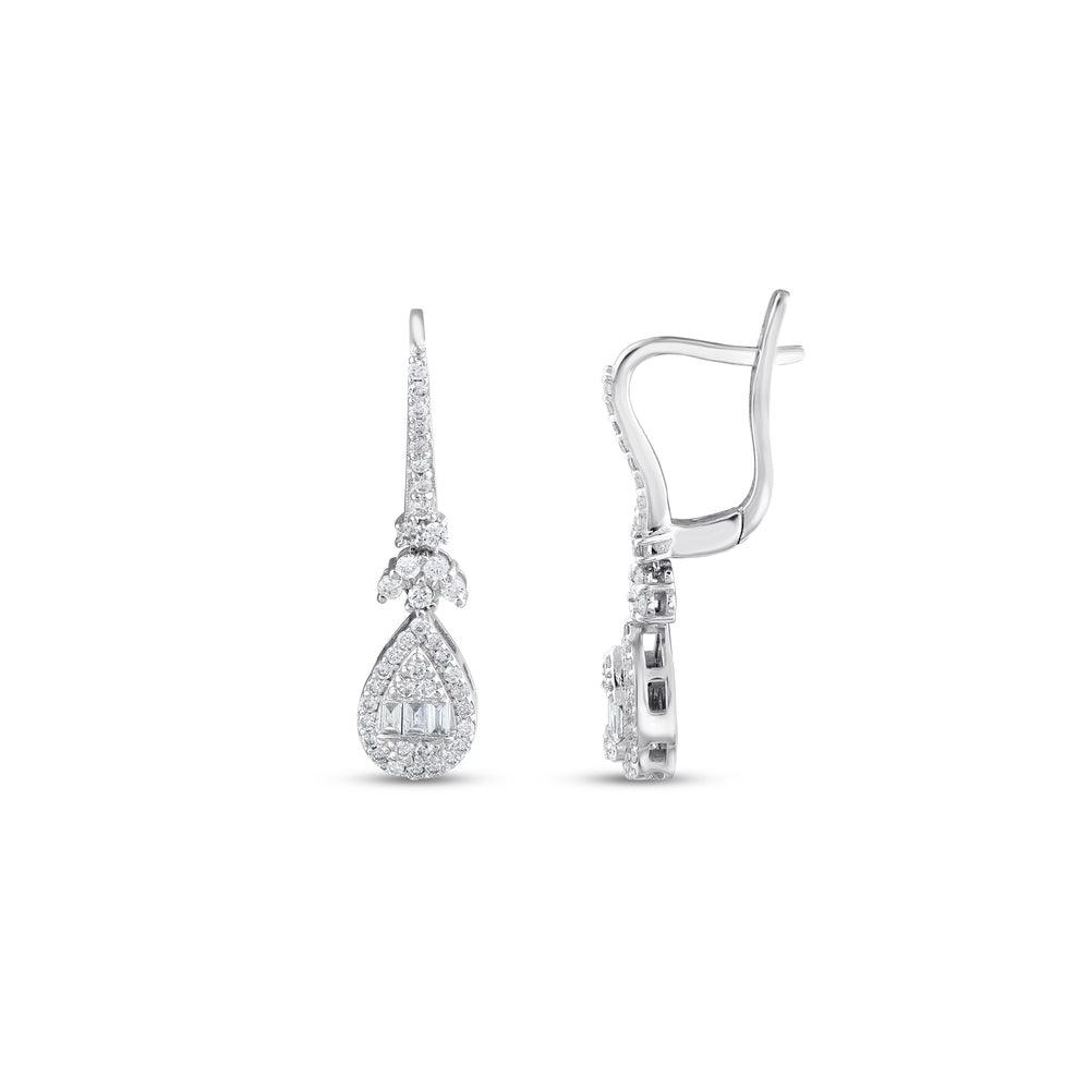 0.62 Karat Baget Pırlantalı Küpe