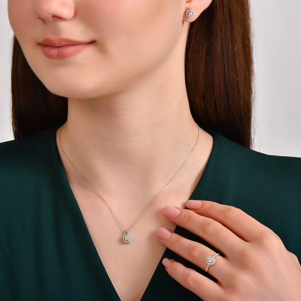 0.27 Karat Ruth Baget Pırlanta Küpe