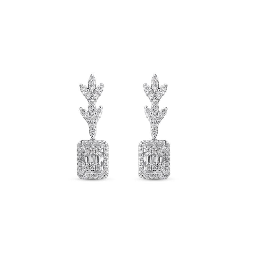 0.68 Karat Baget Pırlantalı Küpe