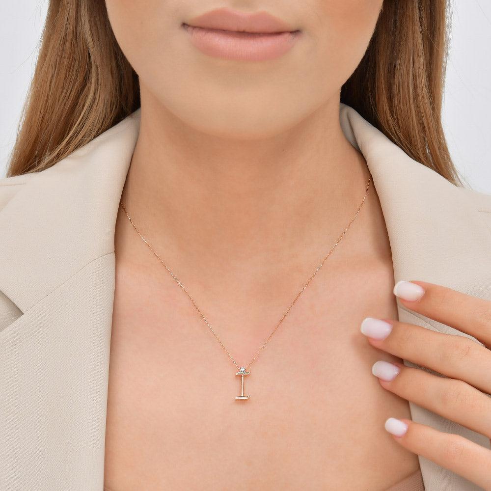 0.04 Karat Pırlanta İ Harf Kolye