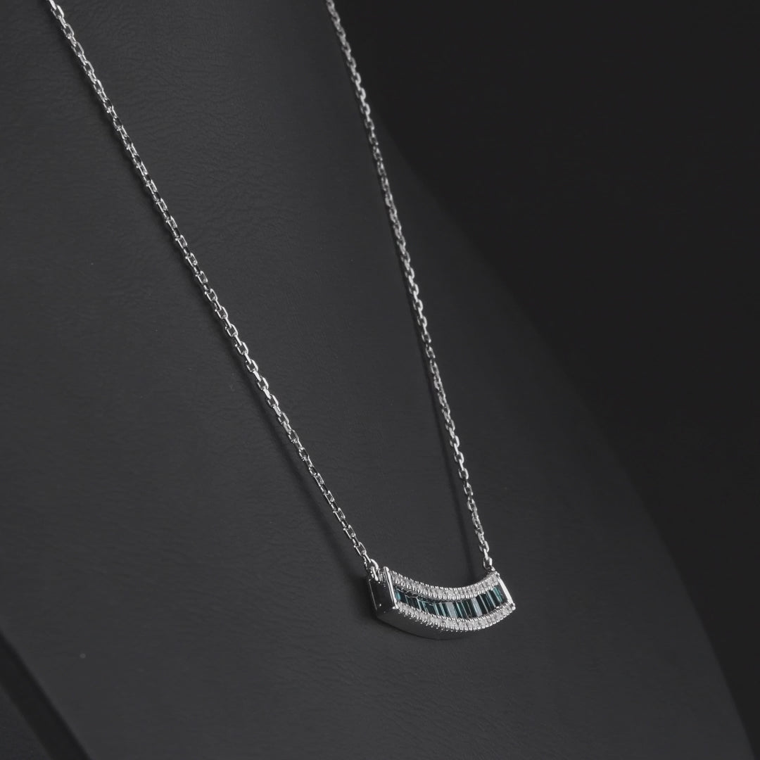 0.80 Karat Deep Blue Baget Pırlanta Kolye